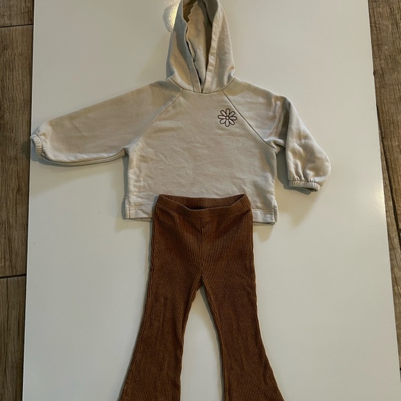 Old Navy Cream Fleece Hoodie size 2T - Picture 8 of 8